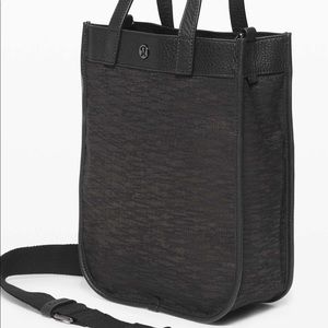 ⭐️HOST PICK⭐️ Lululemon Now And Always Tote 8L